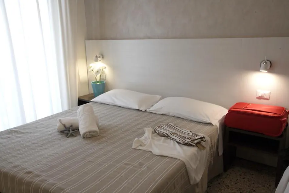 Hotel Tosi Riccione 2*,